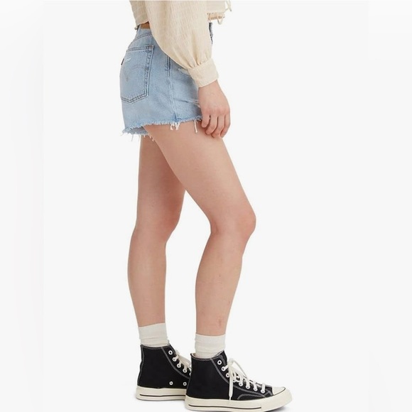 Levi's Women's 501 Original Light Blue Denim Shorts 28 - Picture 2 of 16